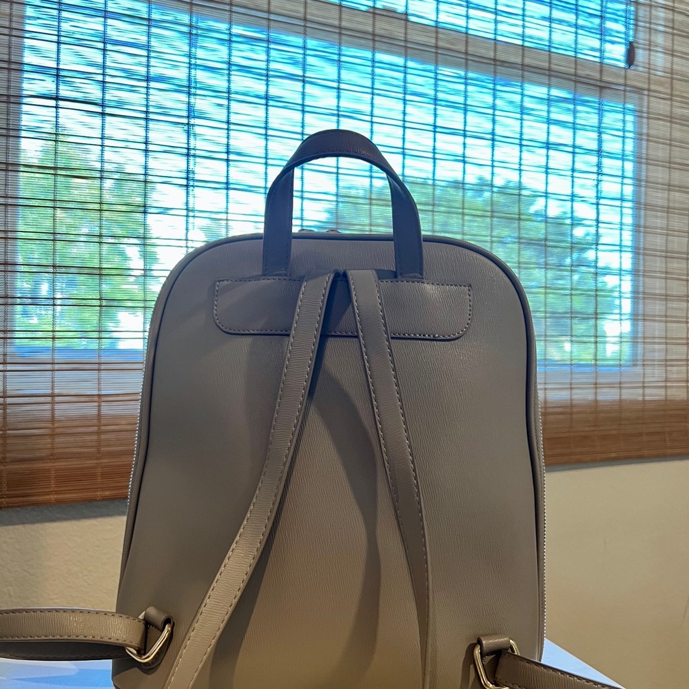 Vegan lightweight convertible backpack 13x11x5 - Picture 2 of 6